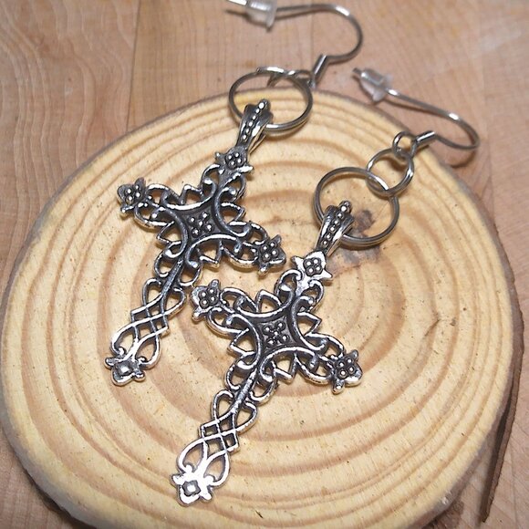 Handmade Jewelry - 💝5/$25💖 Beautiful Filigree Handmade Celtic Cross Earrings or Necklace